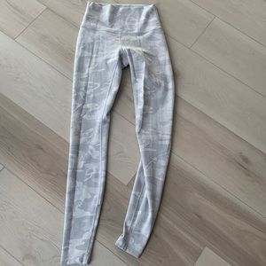 LULU LEMON GRAY CAMO LEGGINGS